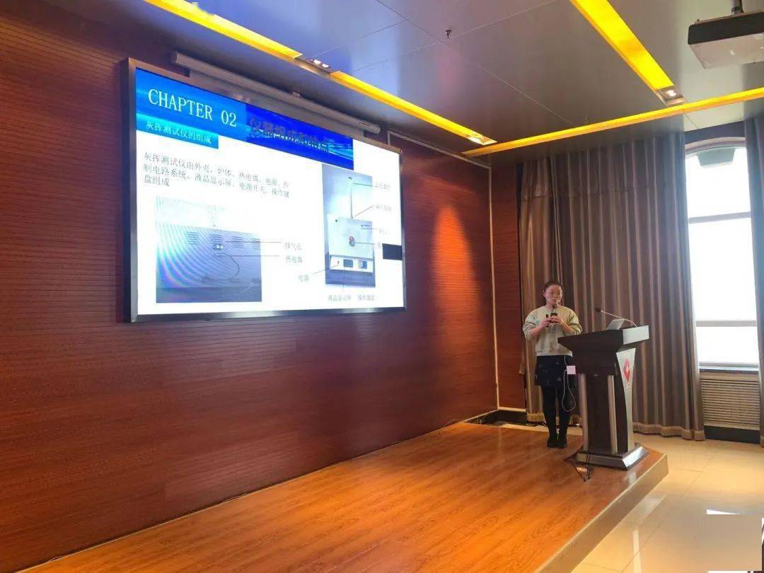 澳门一码一肖100%,动态解读分析_QHG27.296闪电版